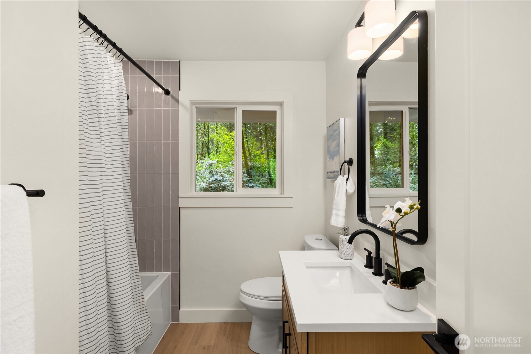 14442 Phelps Road Northeast Bainbridge Island, WA 98110 - Photo 23 of 37