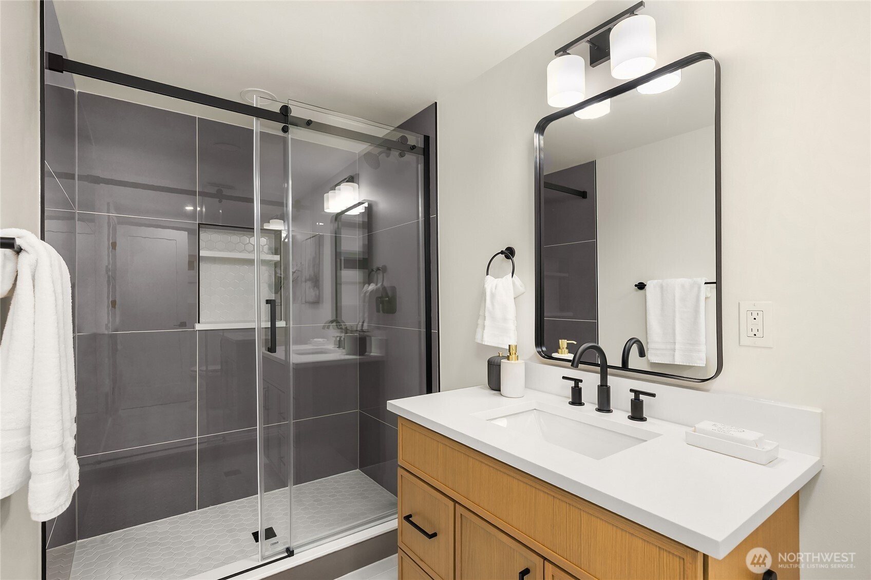 14442 Phelps Road Northeast Bainbridge Island, WA 98110 - Photo 31 of 37