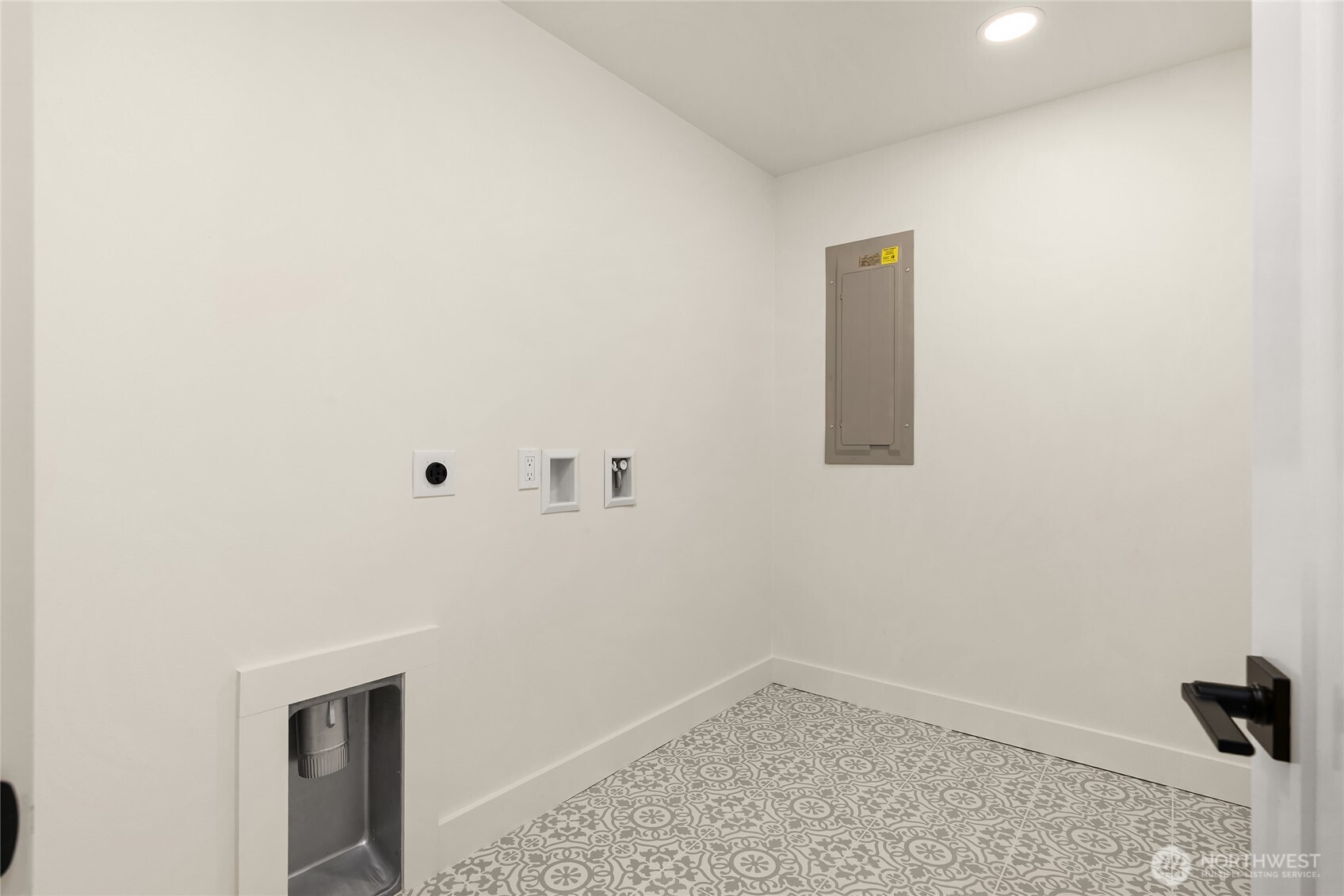 14442 Phelps Road Northeast Bainbridge Island, WA 98110 - Photo 32 of 37