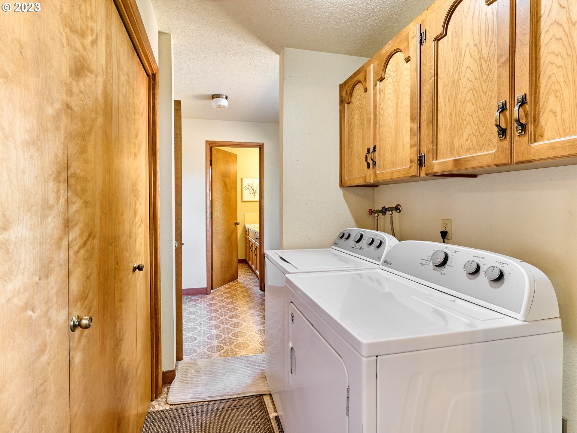 3661 Seminole Road Northeast Silverton, OR 97381 - Photo 24 of 48 a utility room with dryer and washer