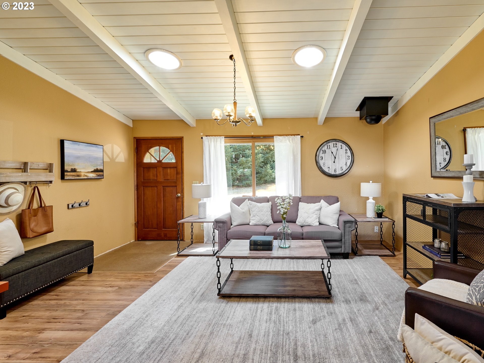 3661 Seminole Road Northeast Silverton, OR 97381 - Photo 5 of 48 a living room with furniture and wooden floor