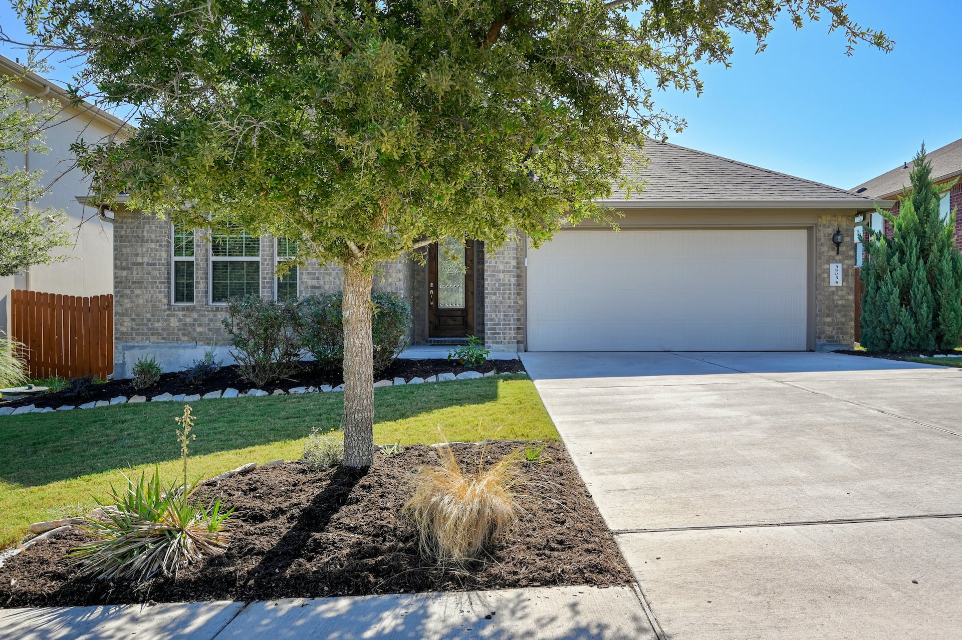 5805 Buchanan Draw Road Austin, TX 78738 - Photo 4 of 39 a front view of house with yard