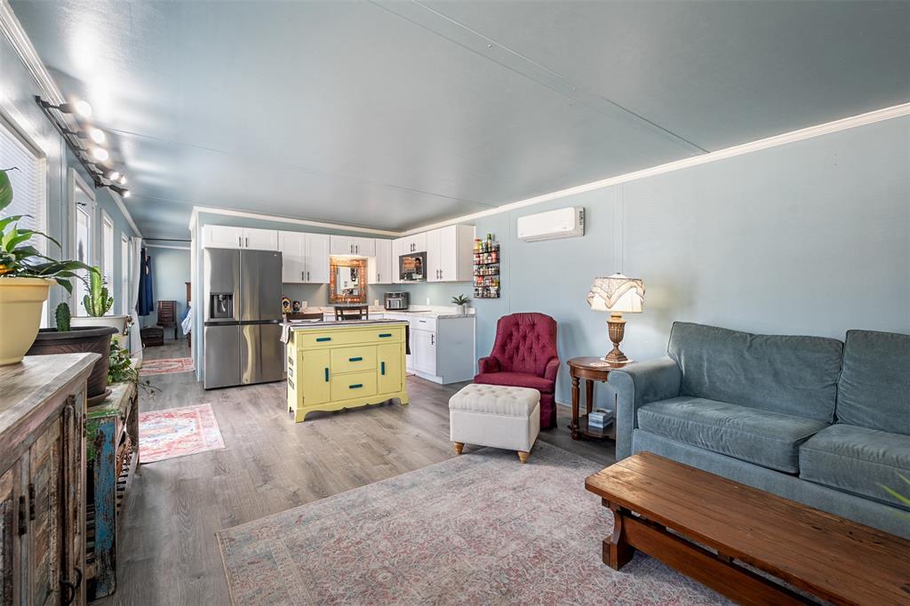 205 Scott Lane Mabank, TX 75156 - Photo 18 of 21 a living room with furniture and a couch