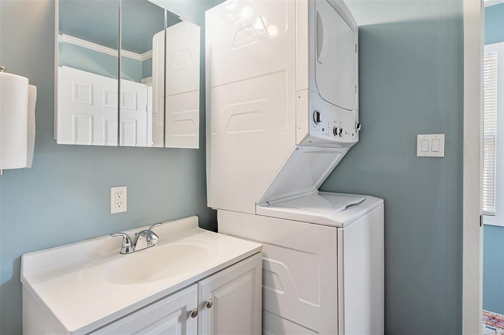 205 Scott Lane Mabank, TX 75156 - Photo 21 of 21 a bathroom with a sink and a vanity