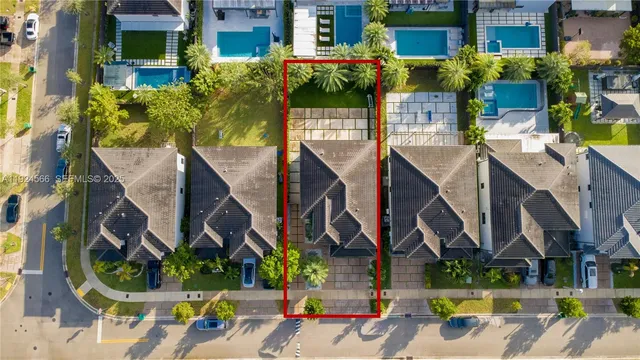 $6,500 | 8842 Northwest 161st Terrace, Miami Lakes, FL 33018