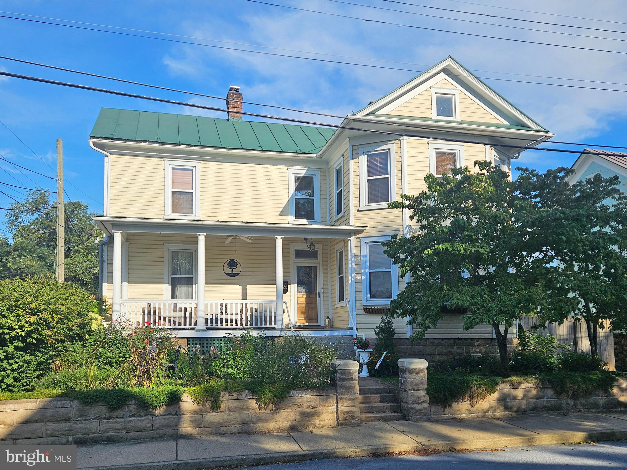 20 Blue Ridge Avenue Front Royal, VA 22630 - Photo 2 of 51 a front view of a house with porch