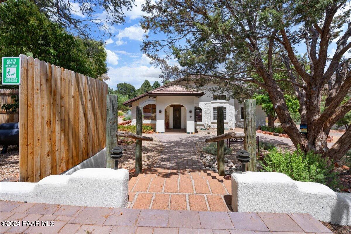 440 Raintree Road Sedona, AZ 86351 - Photo 5 of 98 05-Front-1