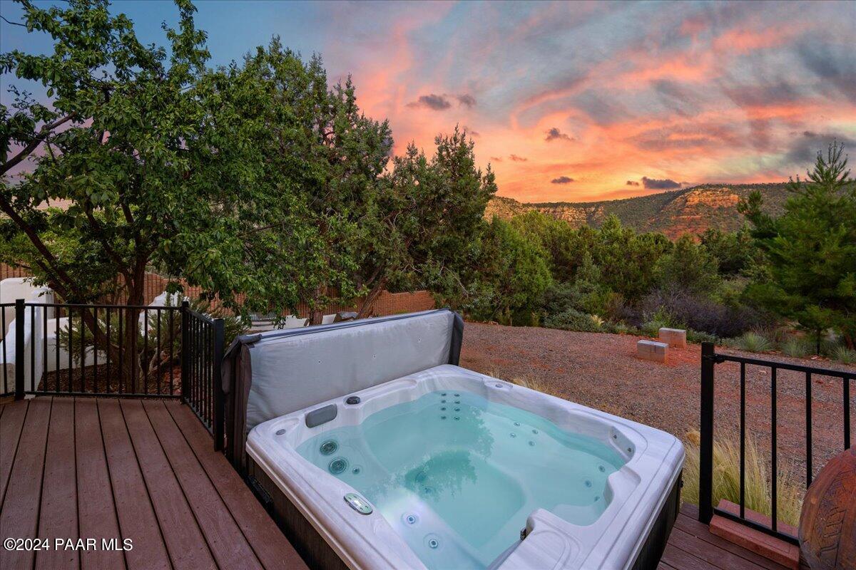 440 Raintree Road Sedona, AZ 86351 - Photo 89 of 98 21-Jacuzzi