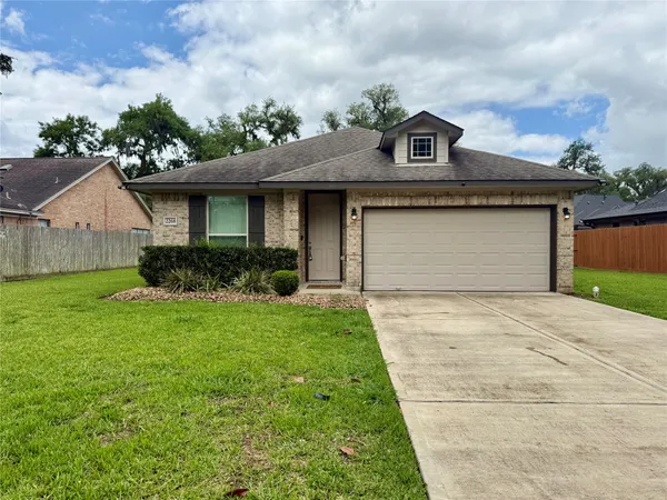 $275,000 | 2268 River Oaks Drive, West Columbia, TX 77486