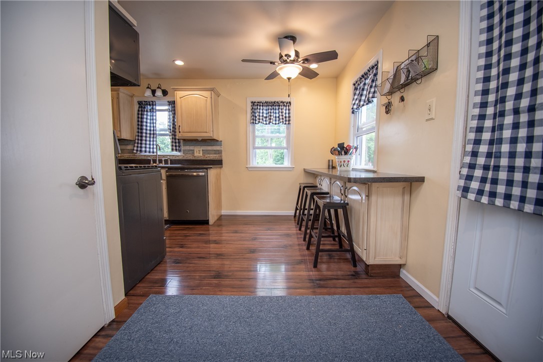 3002 West Pleasant Valley Road Cleveland, OH 44134 - Photo 5 of 35