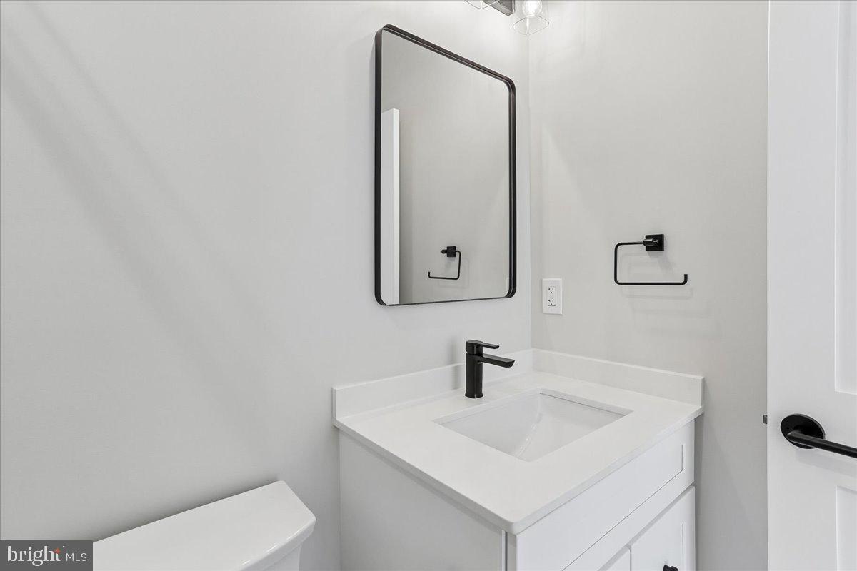 3929 Fulton Street Northwest, Unit A Washington, DC 20007 - Photo 31 of 79 Upper Level En Suite Bathroom#2