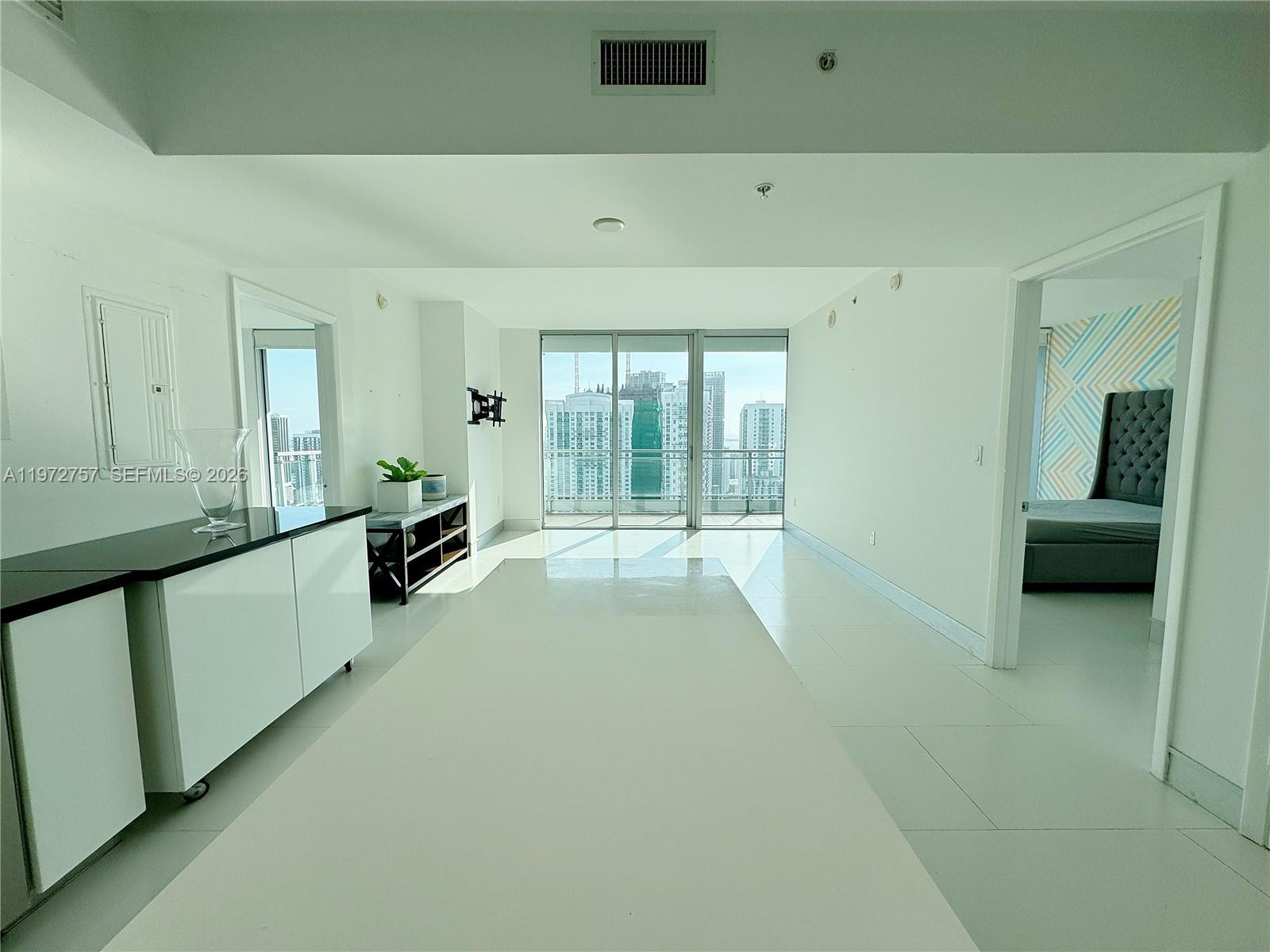 92 Southwest 3rd Street, Unit 3912 Miami, FL 33130 - Photo 8 of 33