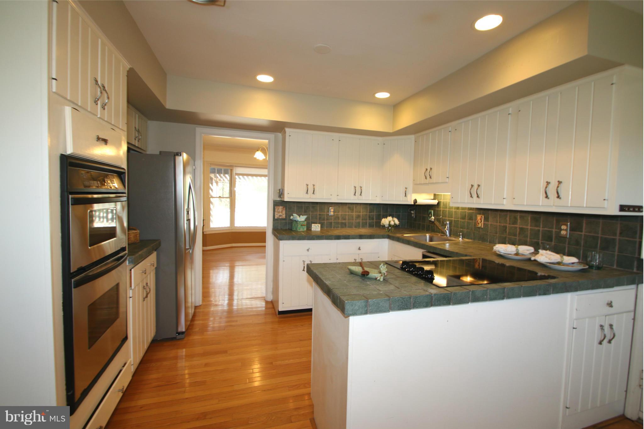 20912 Sunnyacres Road Gaithersburg, MD 20882 - Photo 2 of 20 Kitchen