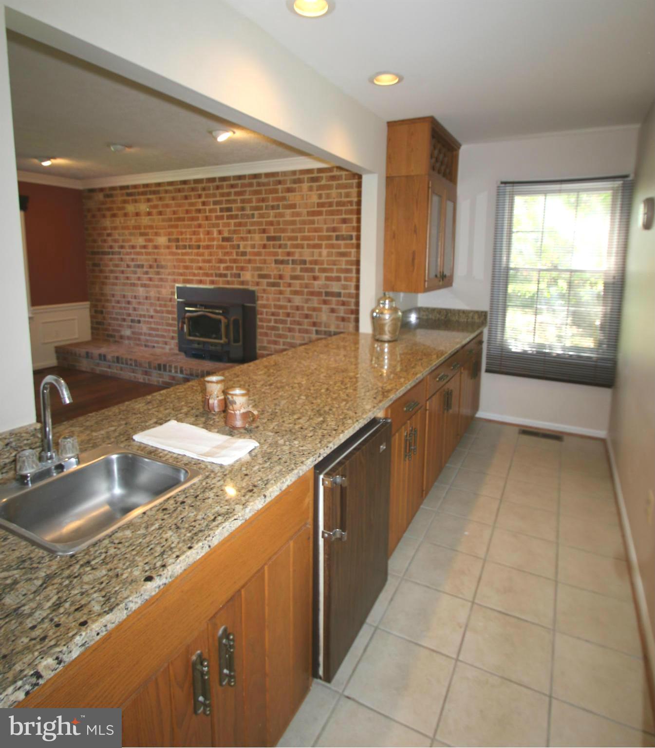 20912 Sunnyacres Road Gaithersburg, MD 20882 - Photo 14 of 20 Bar off of Family Room