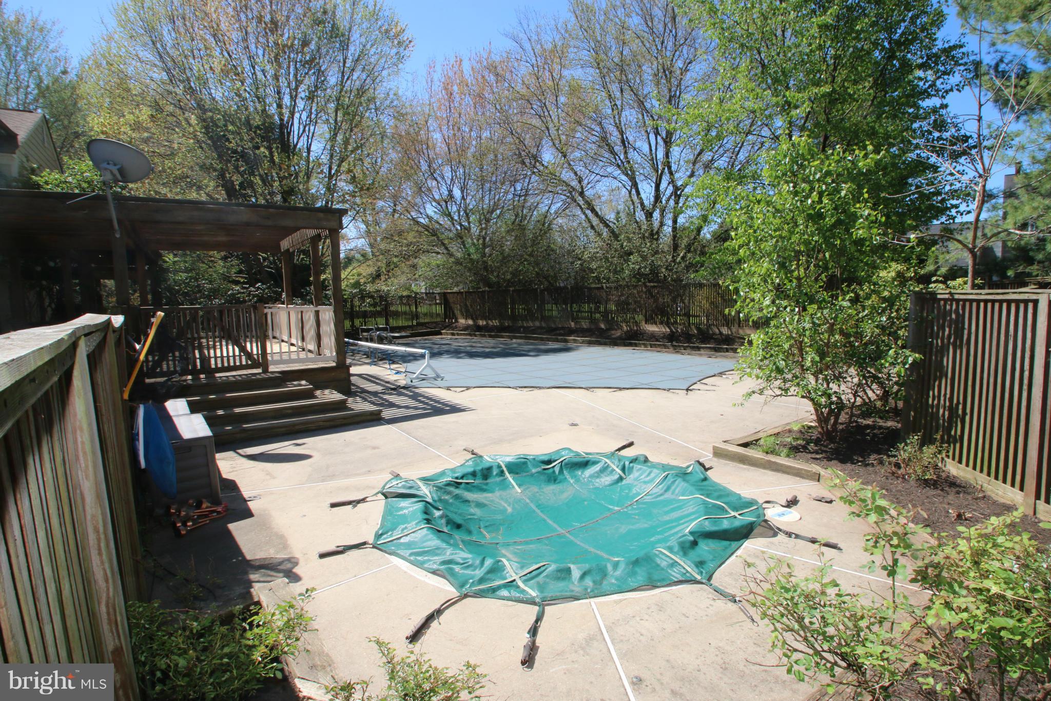 20912 Sunnyacres Road Gaithersburg, MD 20882 - Photo 19 of 20 Pool and Hot Tub
