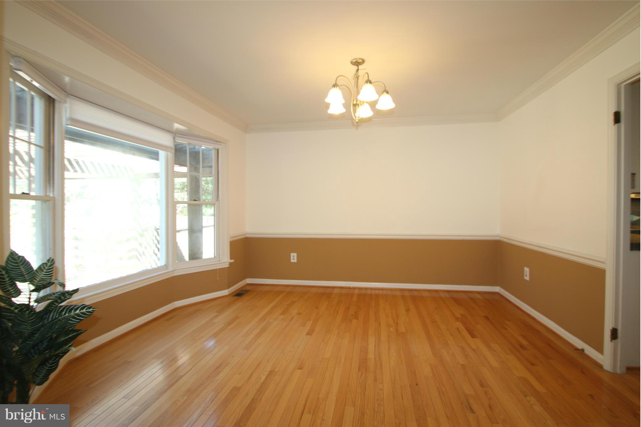 20912 Sunnyacres Road Gaithersburg, MD 20882 - Photo 4 of 20 Dining Room