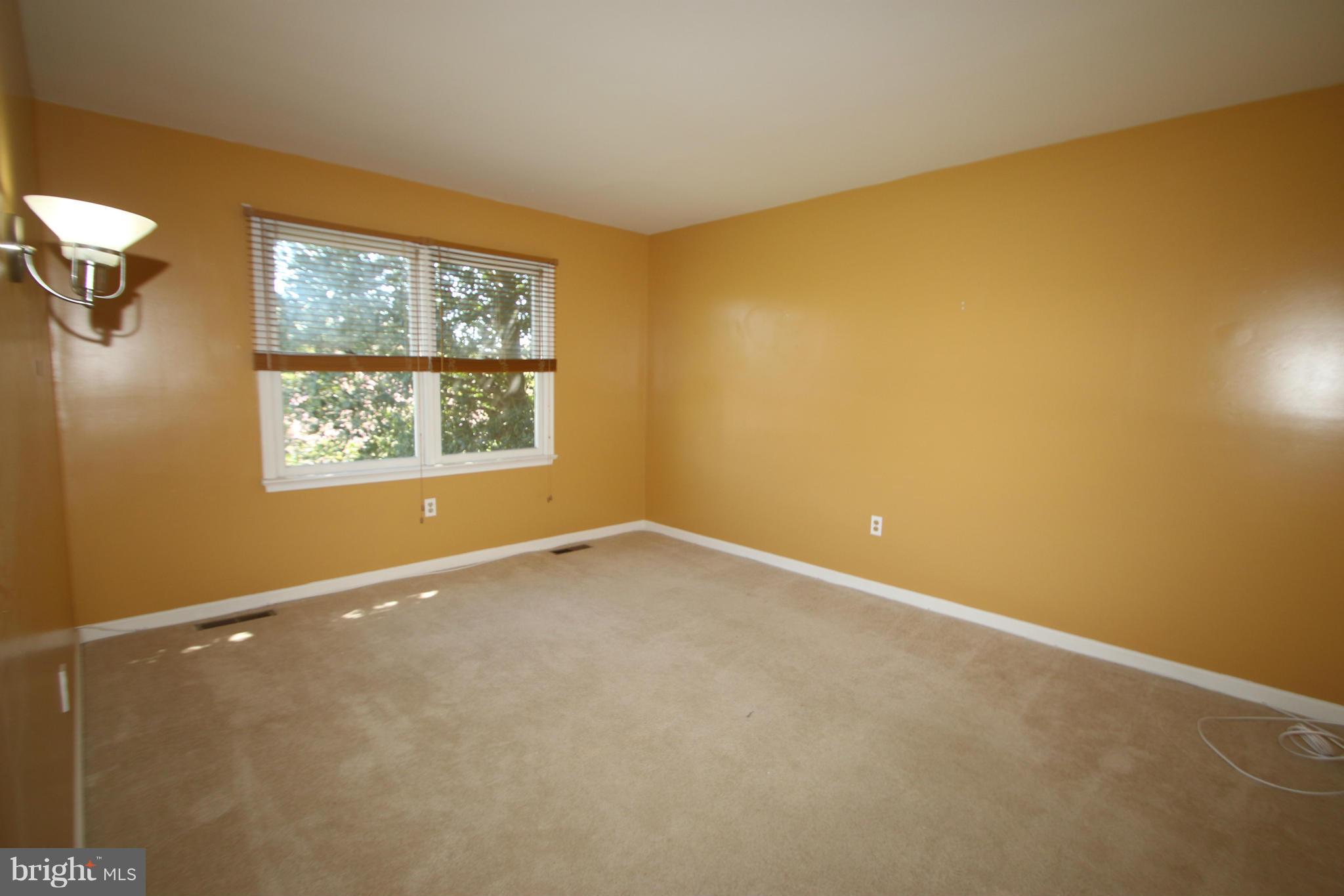 20912 Sunnyacres Road Gaithersburg, MD 20882 - Photo 9 of 20 Bedroom 2