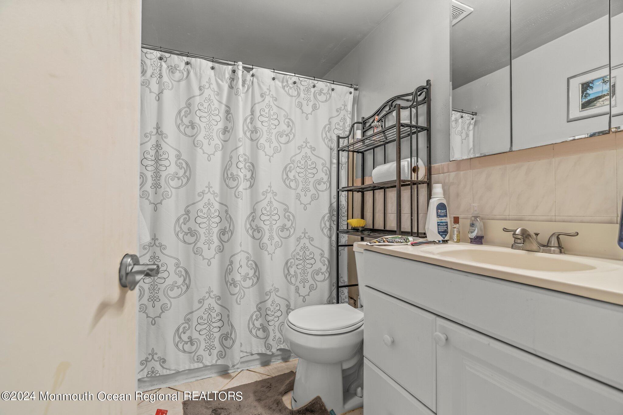 9 Radcliff Place Willingboro, NJ 08046 - Photo 9 of 15 9-web-or-mls-DSC08537