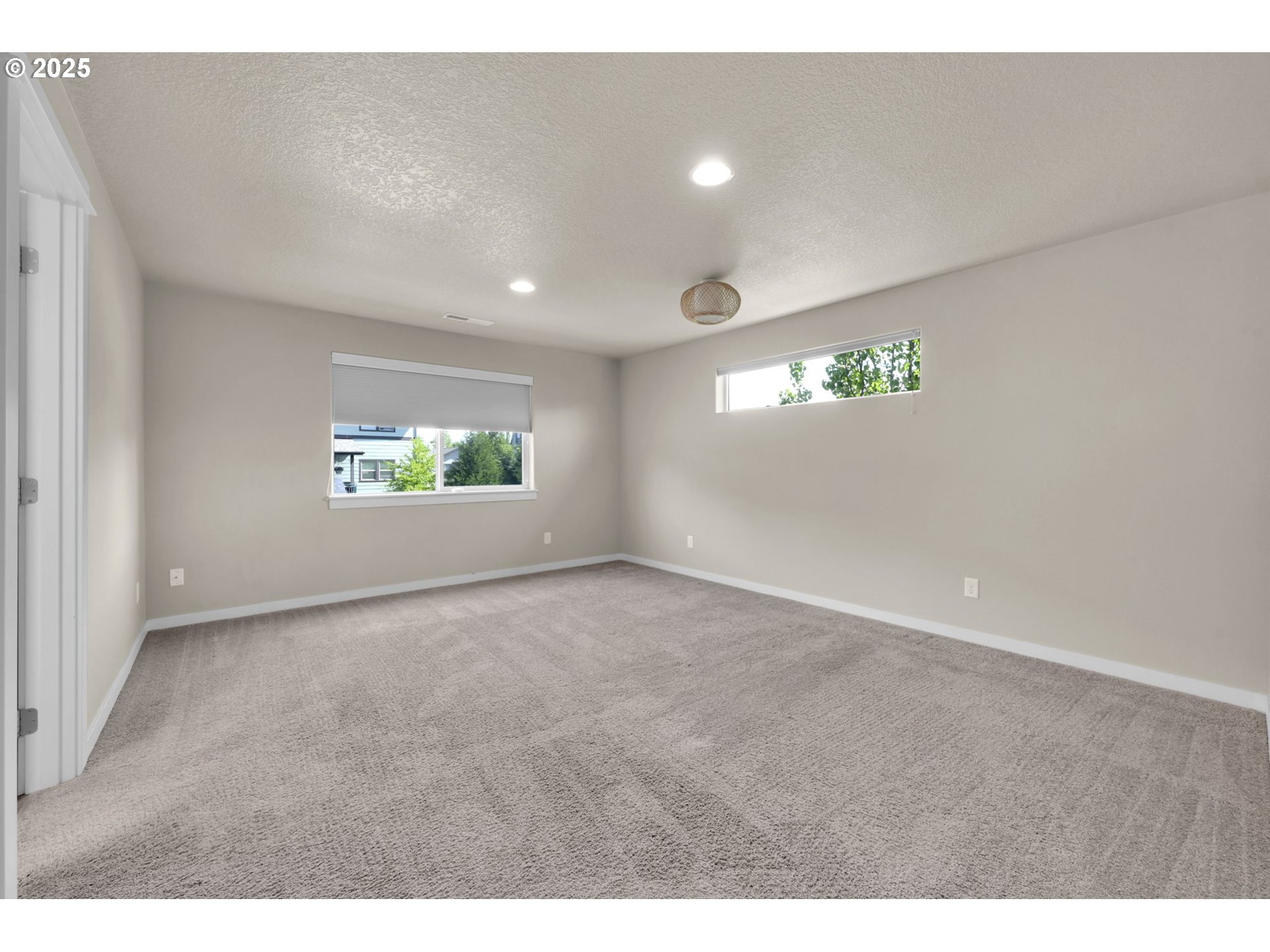 3015 Guadalupe Way Eugene, OR 97408 - Photo 23 of 48 a view of an empty room and a window
