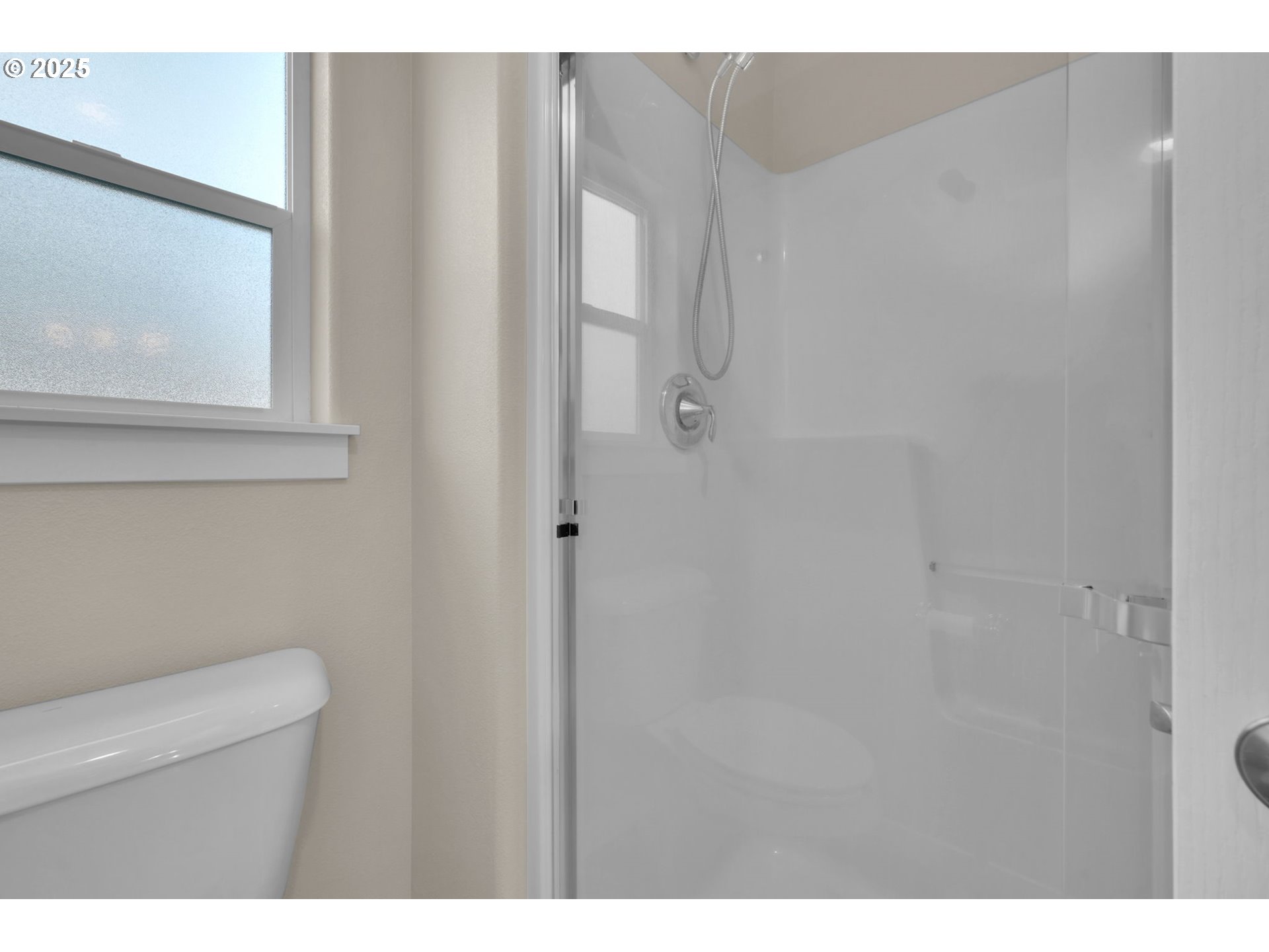 3015 Guadalupe Way Eugene, OR 97408 - Photo 27 of 48 a bathroom with a toilet