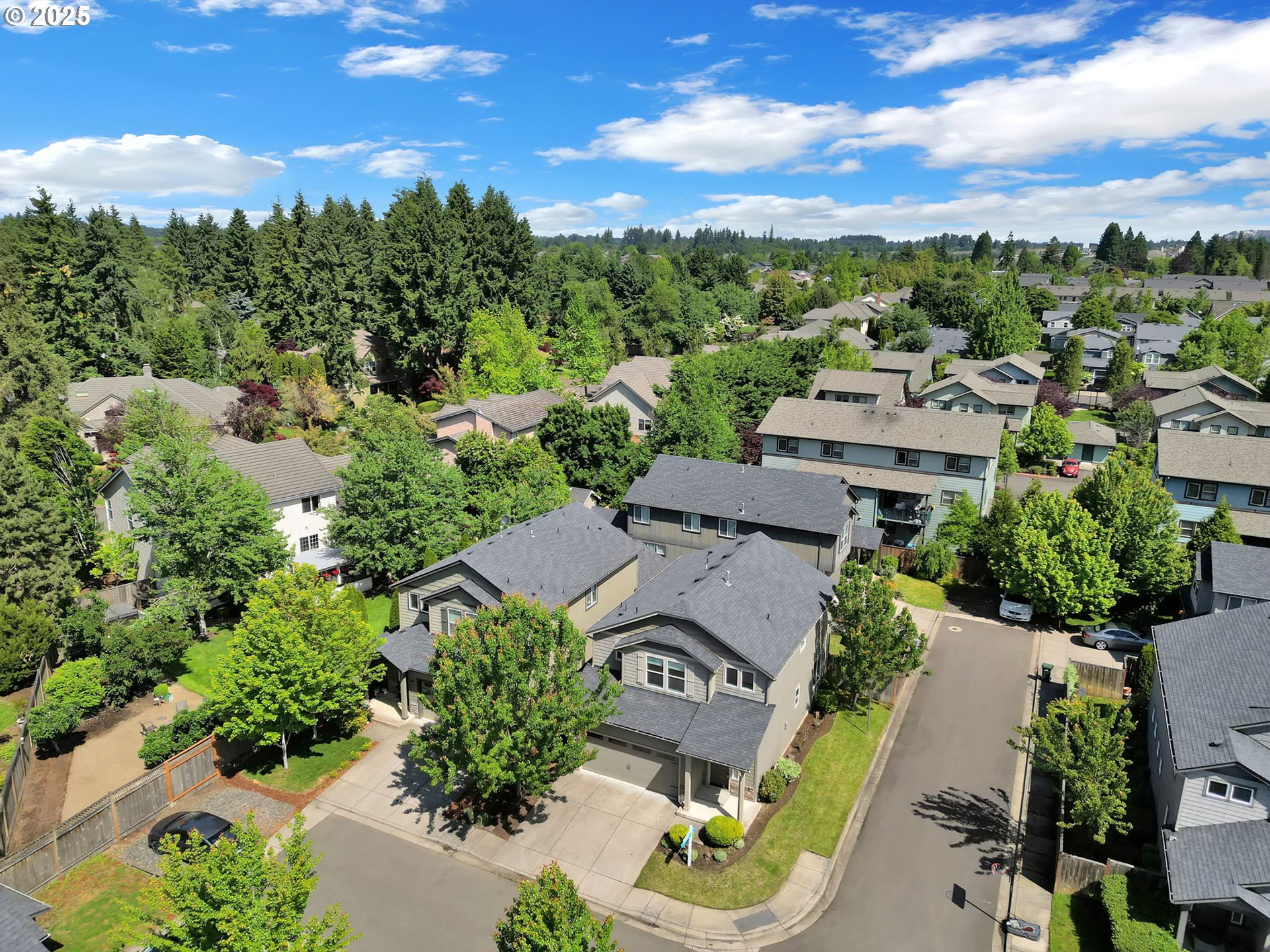 3015 Guadalupe Way Eugene, OR 97408 - Photo 46 of 48 an aerial view of a house with a garden
