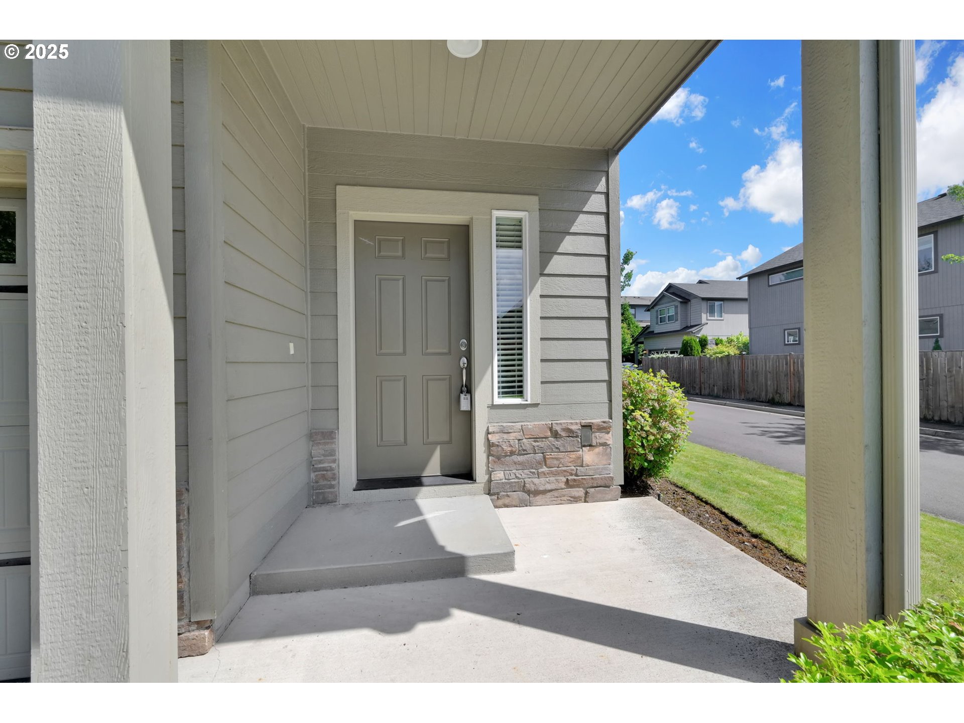 3015 Guadalupe Way Eugene, OR 97408 - Photo 5 of 48 a view interior of the house