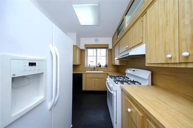 $1,090,000 | 2250 East 29th Street | Sheepshead Bay