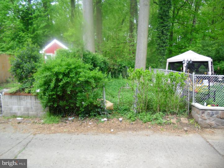 1382 Farrington Road Philadelphia, PA 19151 - Photo 6 of 6 Exterior