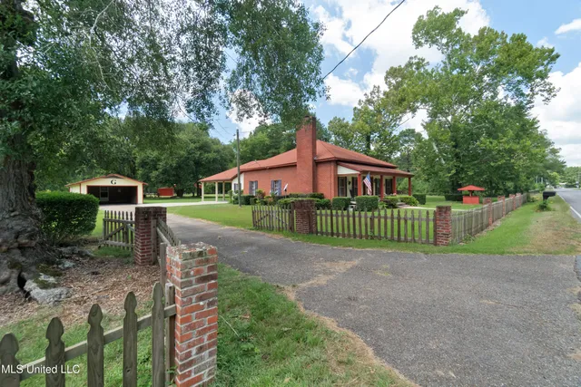 $299,000 | 557 Old Highway 49, Seminary, MS 39479