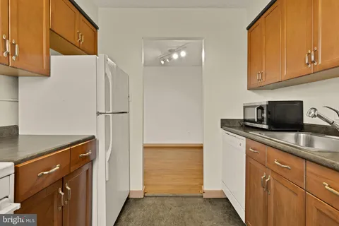 $215,000 | 5010 Columbia Pike, Unit 6, Arlington, VA 22204