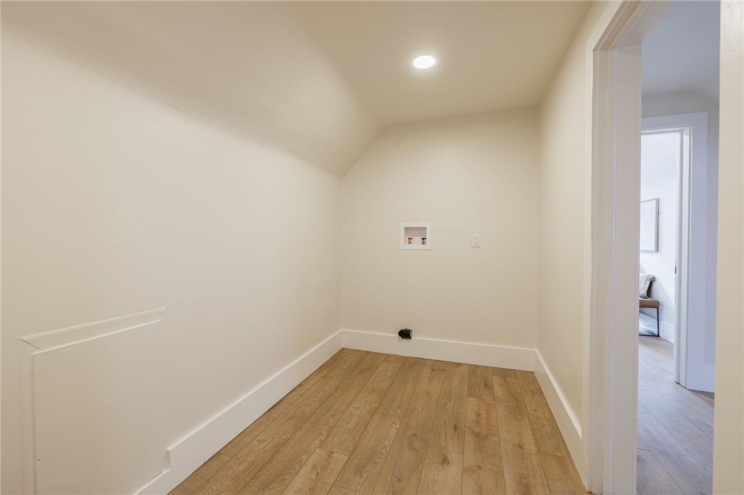 190 Henrietta Street Rochester, NY 14620 - Photo 27 of 35 Walk-in closet with laundry hookups