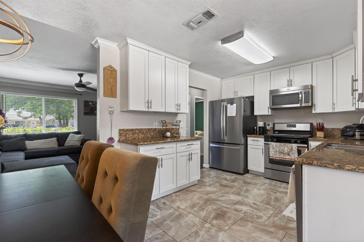 4913 Ruger Court Sacramento, CA 95842 - Photo 10 of 36