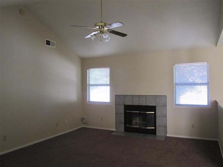 25725 Vine Road Madera, CA 93638 - Photo 3 of 22 Gallery Image 3