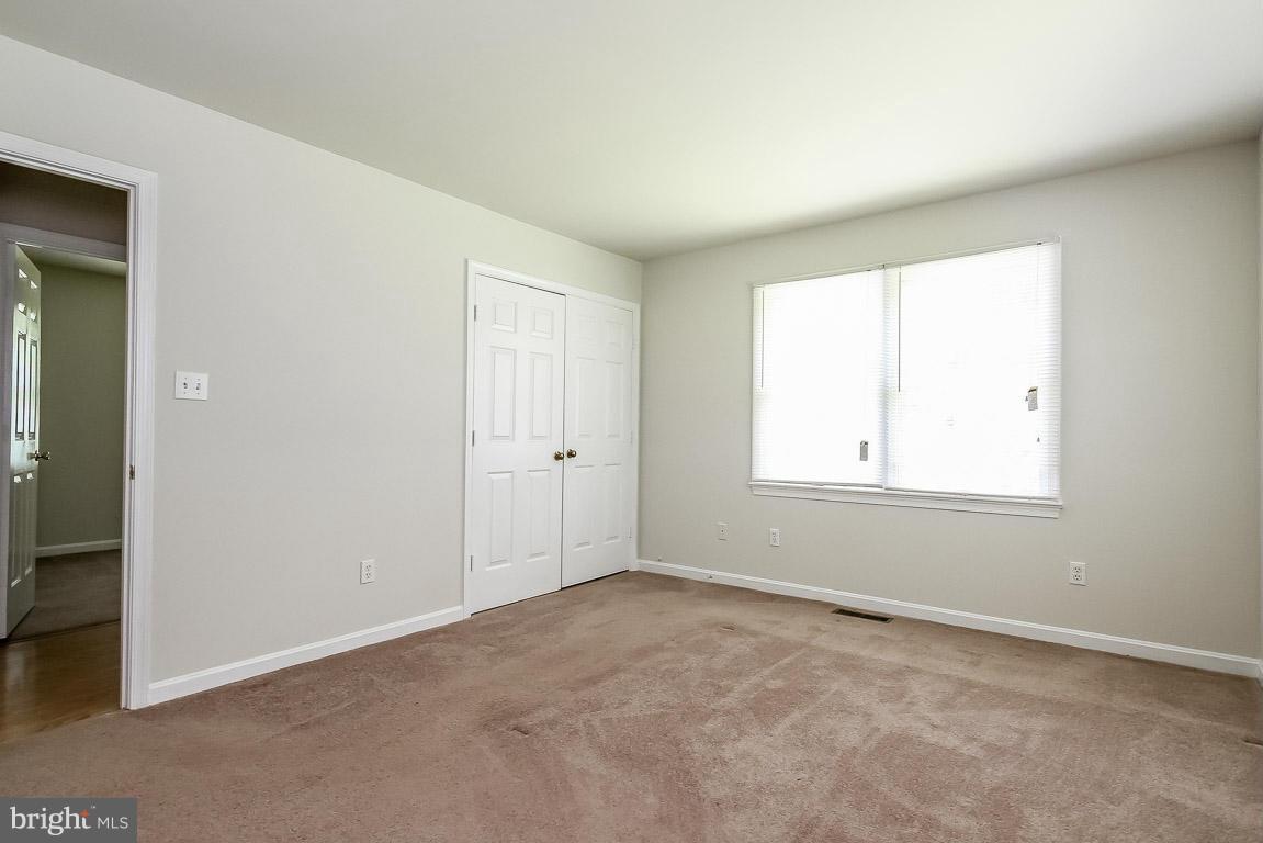 13367 Union Church Road Sumerduck, VA 22742 - Photo 26 of 30 an empty room with a window