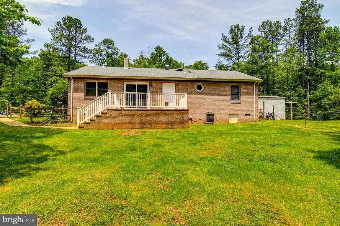 13367 Union Church Road Sumerduck, VA 22742 - Photo 5 of 30 a front view of house with yard and green space