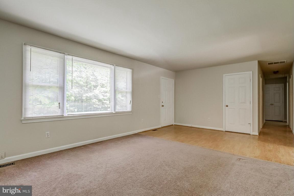13367 Union Church Road Sumerduck, VA 22742 - Photo 9 of 30 an empty room with a window