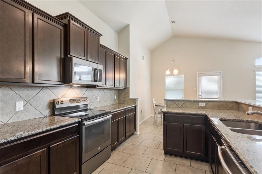9448 Centennial Drive Waco, TX 76708 - Photo 20 of 34