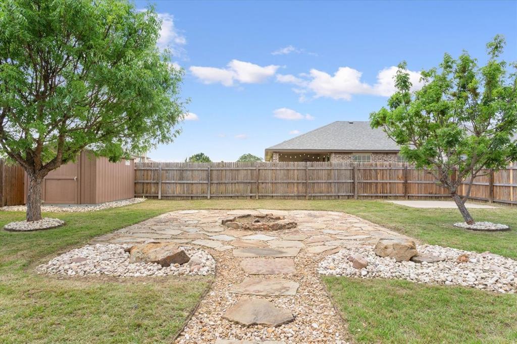 9448 Centennial Drive Waco, TX 76708 - Photo 5 of 34