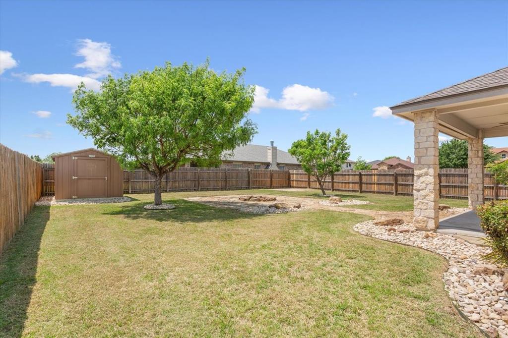 9448 Centennial Drive Waco, TX 76708 - Photo 8 of 34
