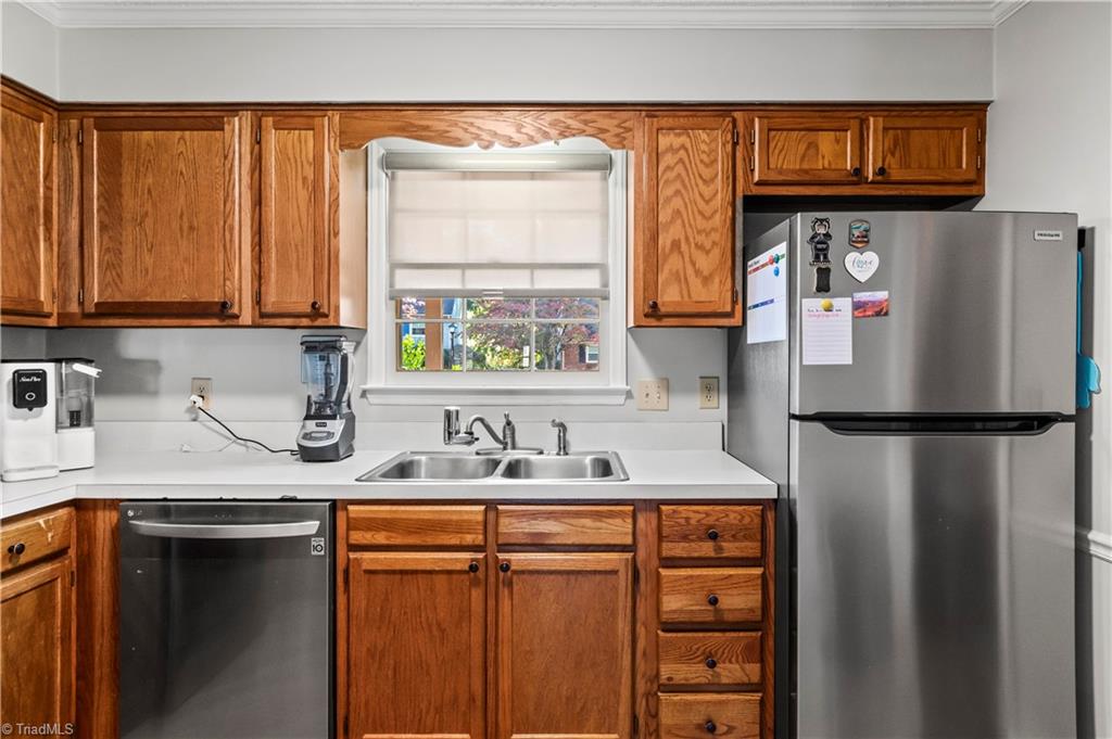 2752 Windy Crossing Winston-Salem, NC 27127 - Photo 4 of 23