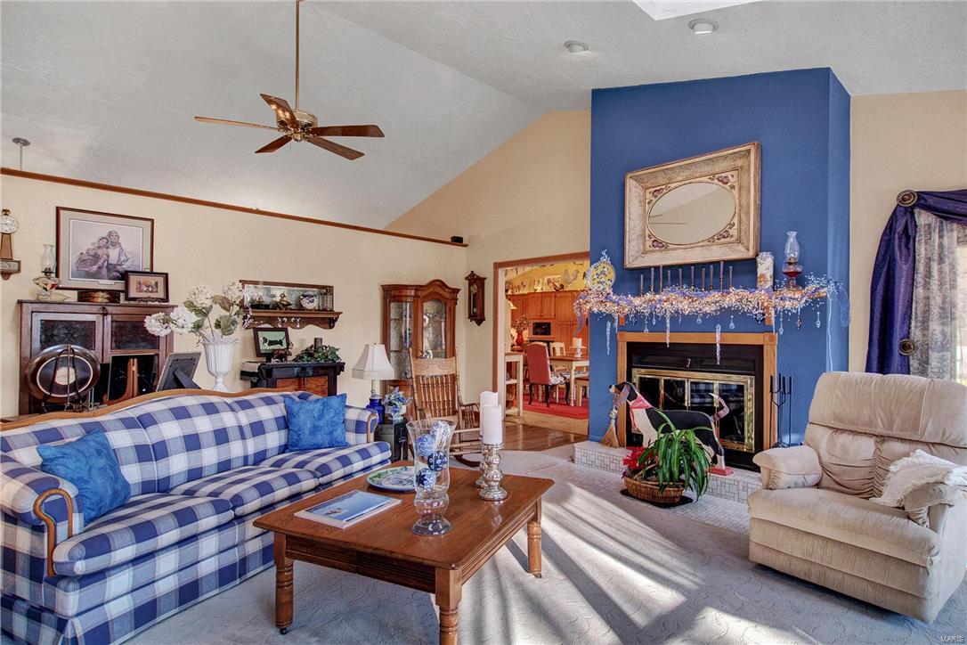 1206 Springvalley Road Troy, IL 62294 - Photo 4 of 75