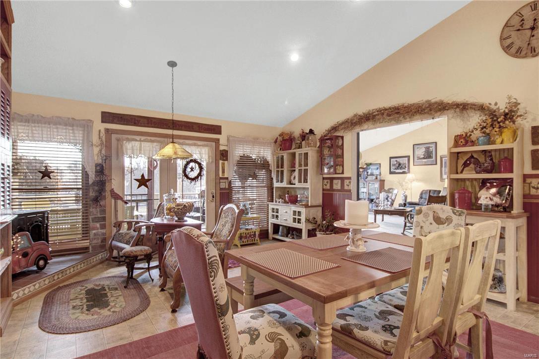 1206 Springvalley Road Troy, IL 62294 - Photo 8 of 75
