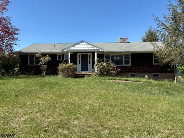 $550,000 | 18 Pottersville Road, Peapack-Gladstone, NJ 07934