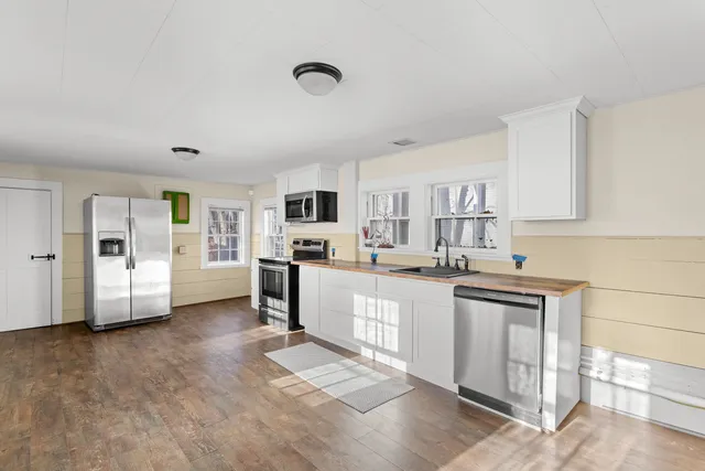 $3,400 | 80 Lafayette Road, Hampton Falls, NH 03844