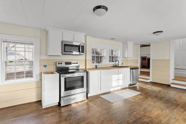 $3,400 | 80 Lafayette Road, Hampton Falls, NH 03844