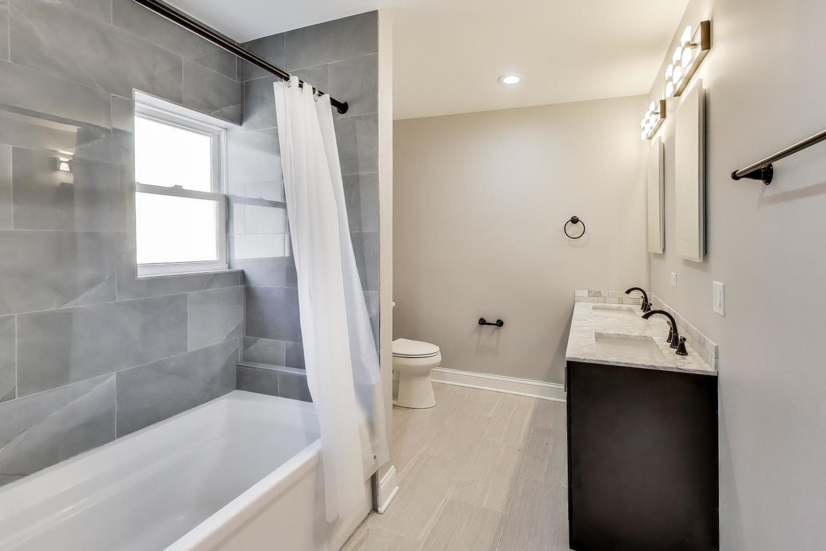 5828 West Iowa Street Chicago, IL 60651 - Photo 22 of 39