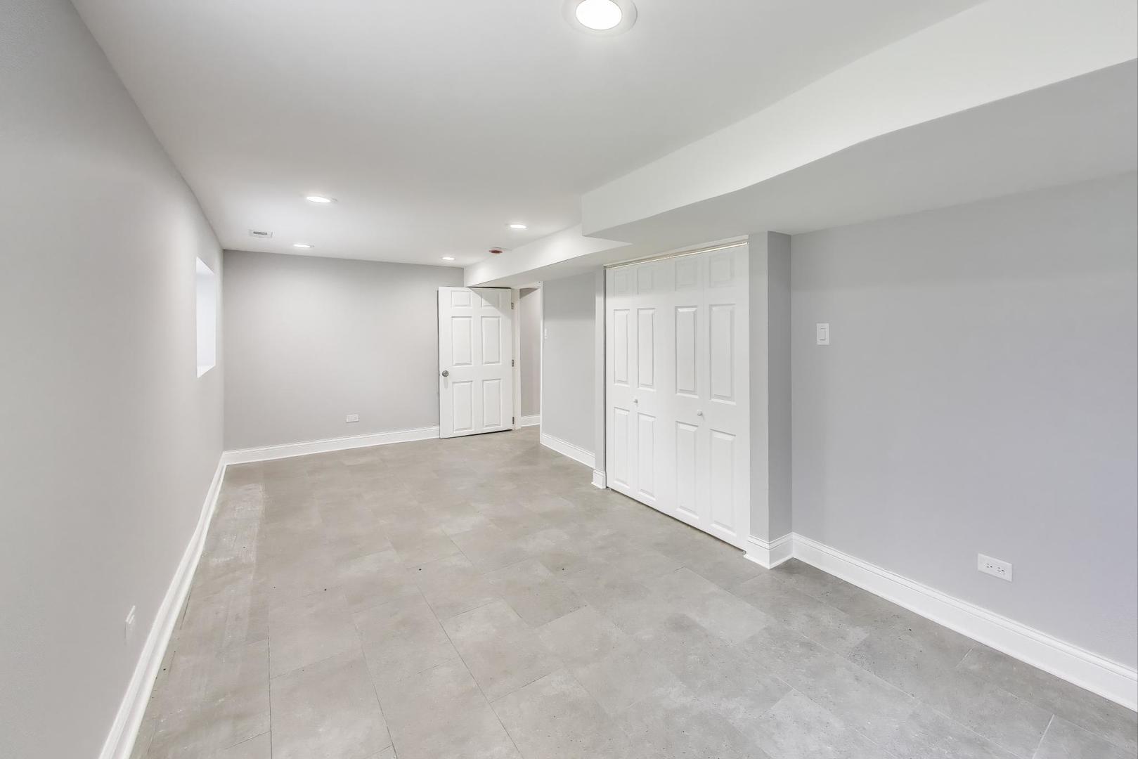 5828 West Iowa Street Chicago, IL 60651 - Photo 26 of 39