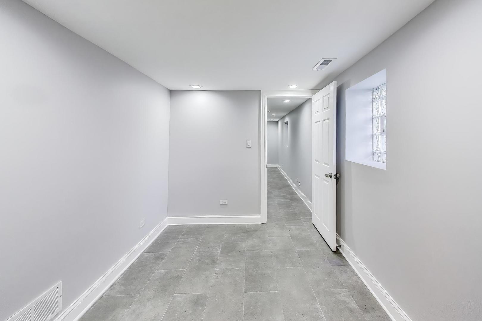 5828 West Iowa Street Chicago, IL 60651 - Photo 28 of 39