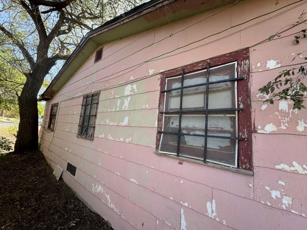 1503 East 8th Street Lubbock, TX 79403 - Photo 4 of 12 a view of front door of house