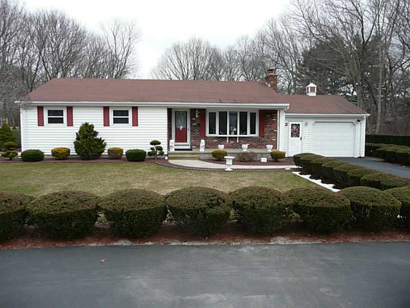 525 Knotty Oak Road Coventry, RI 02816 - Photo 2 of 15 Exterior Front.